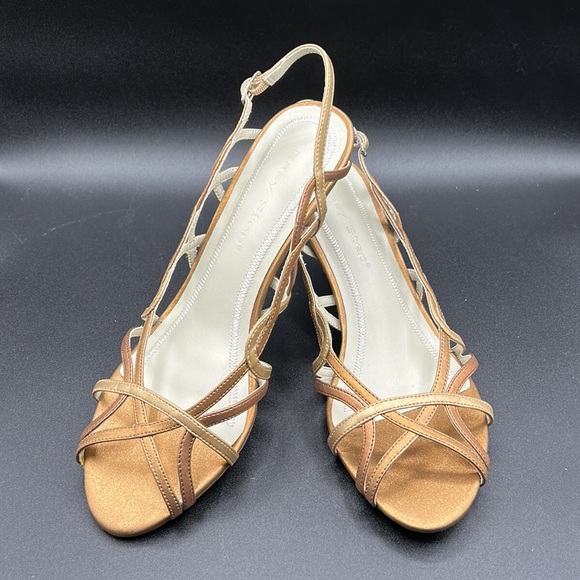 Easy Step Shoes - Easy Step Sandals, New in Original Box, Strappy kitten heel - Bronze SZ 8.5M